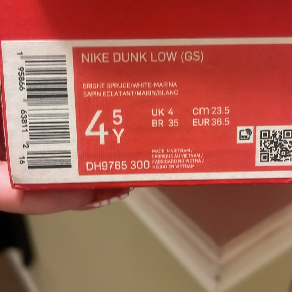 Nike Dunks - Picture 5 of 5